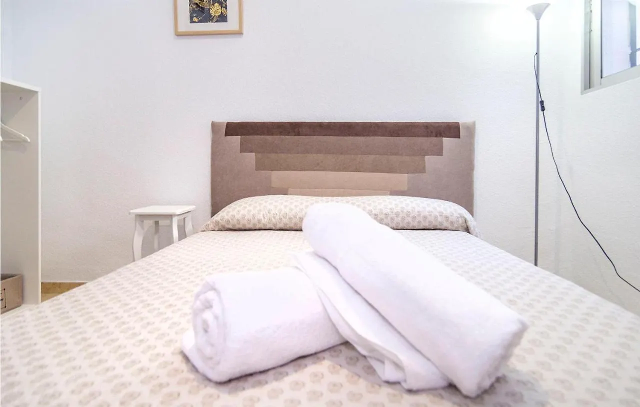 Beautiful Apartment In Cordoba With Kitchenette