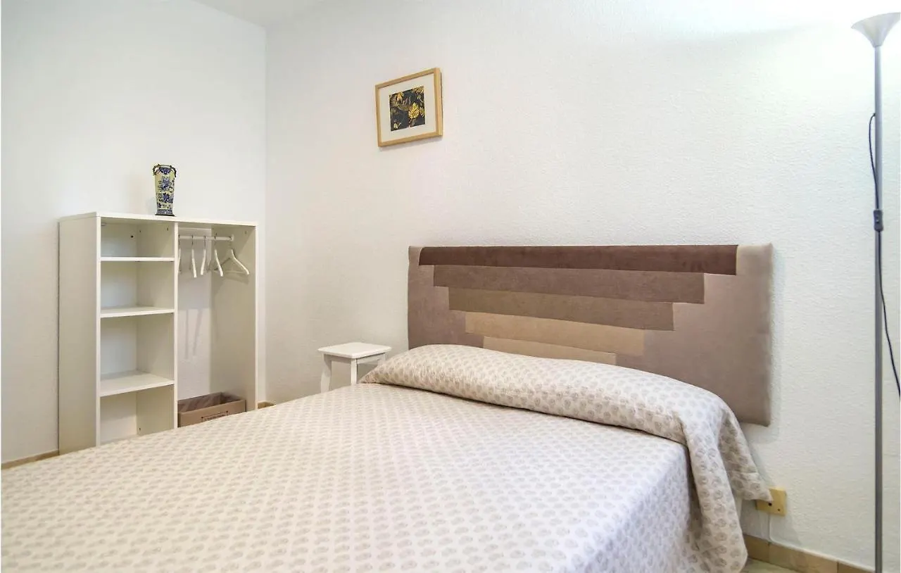 Beautiful Apartment In Cordoba With Kitchenette