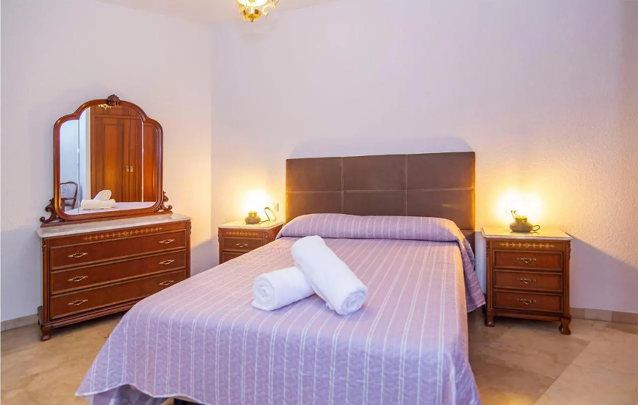 Beautiful Apartment In Cordoba With Kitchenette Spain