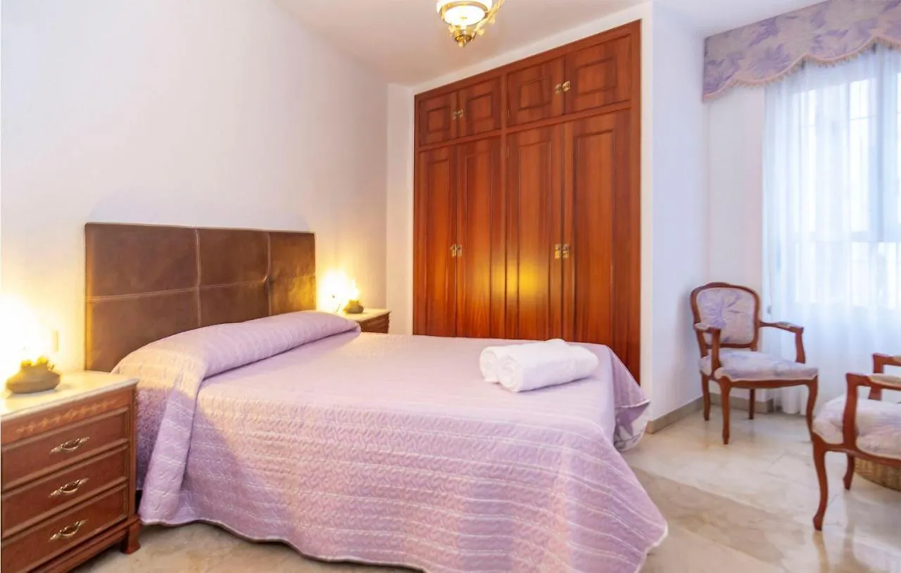 Beautiful Apartment In Cordoba With Kitchenette