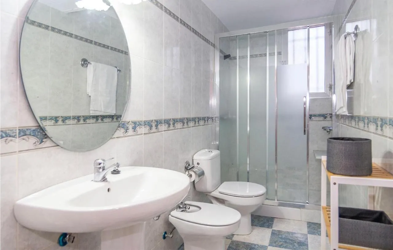 Beautiful Apartment In Cordoba With Kitchenette